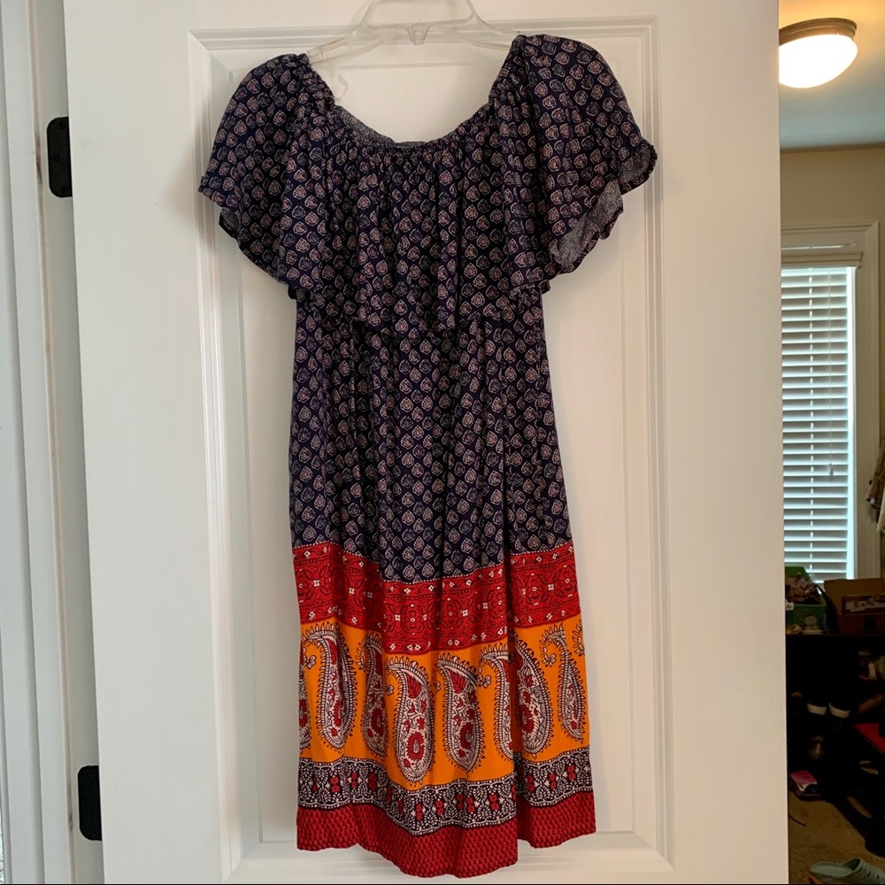 Beachlunchlounge / Off Shoulder (Or on!) dress.